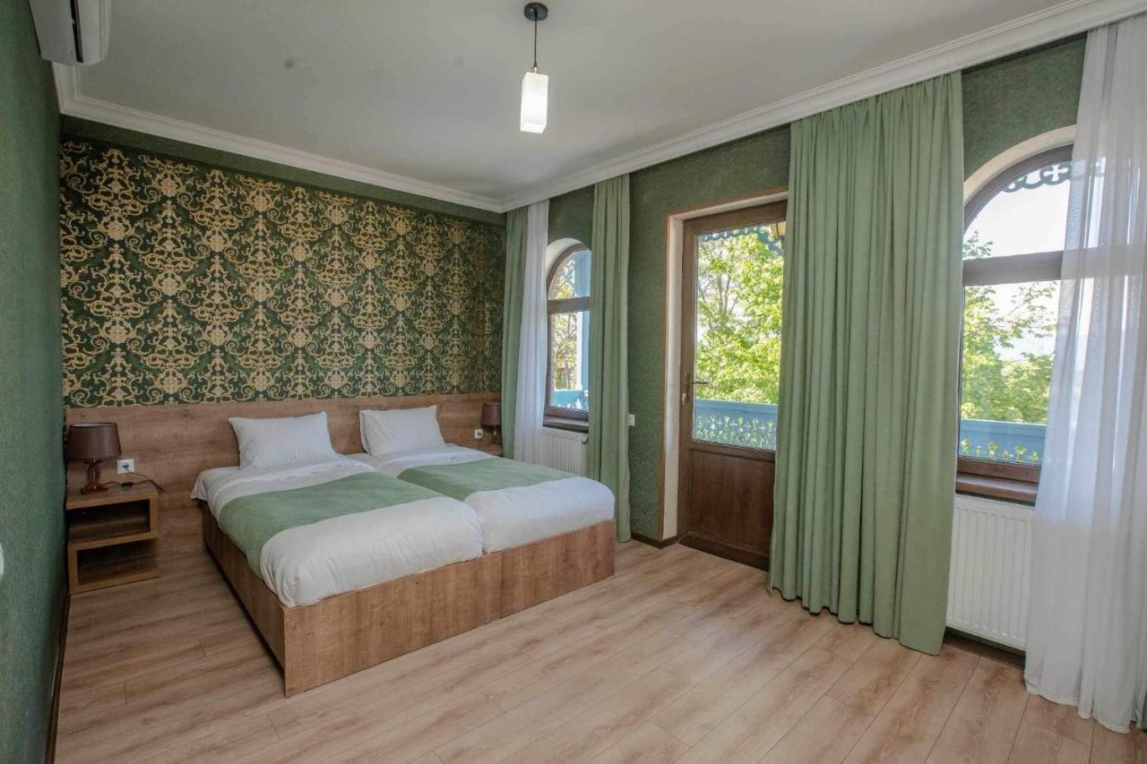 Chateau Orberi Hotel Iqaltʼo Kültér fotó