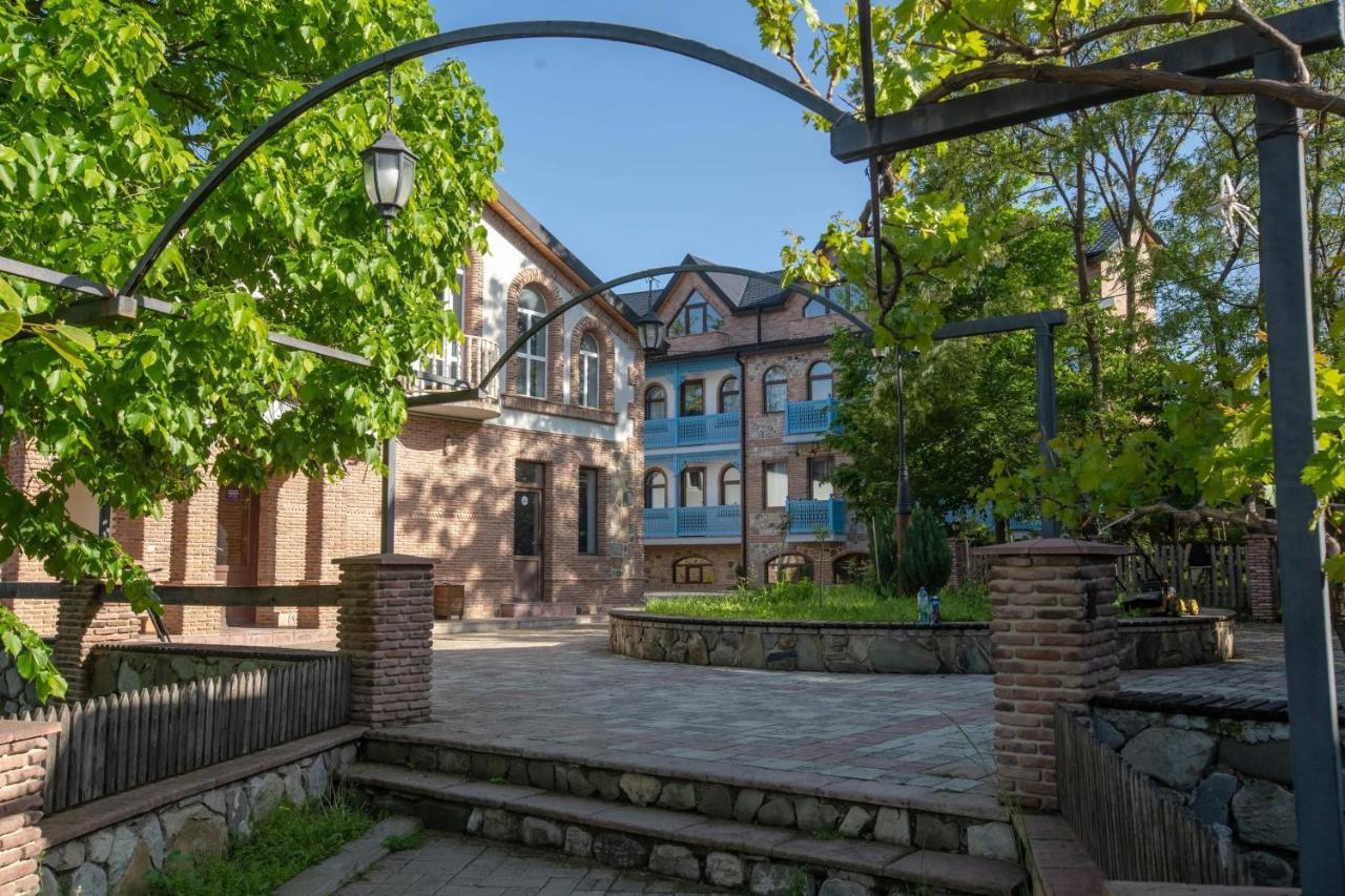 Chateau Orberi Hotel Iqaltʼo Kültér fotó