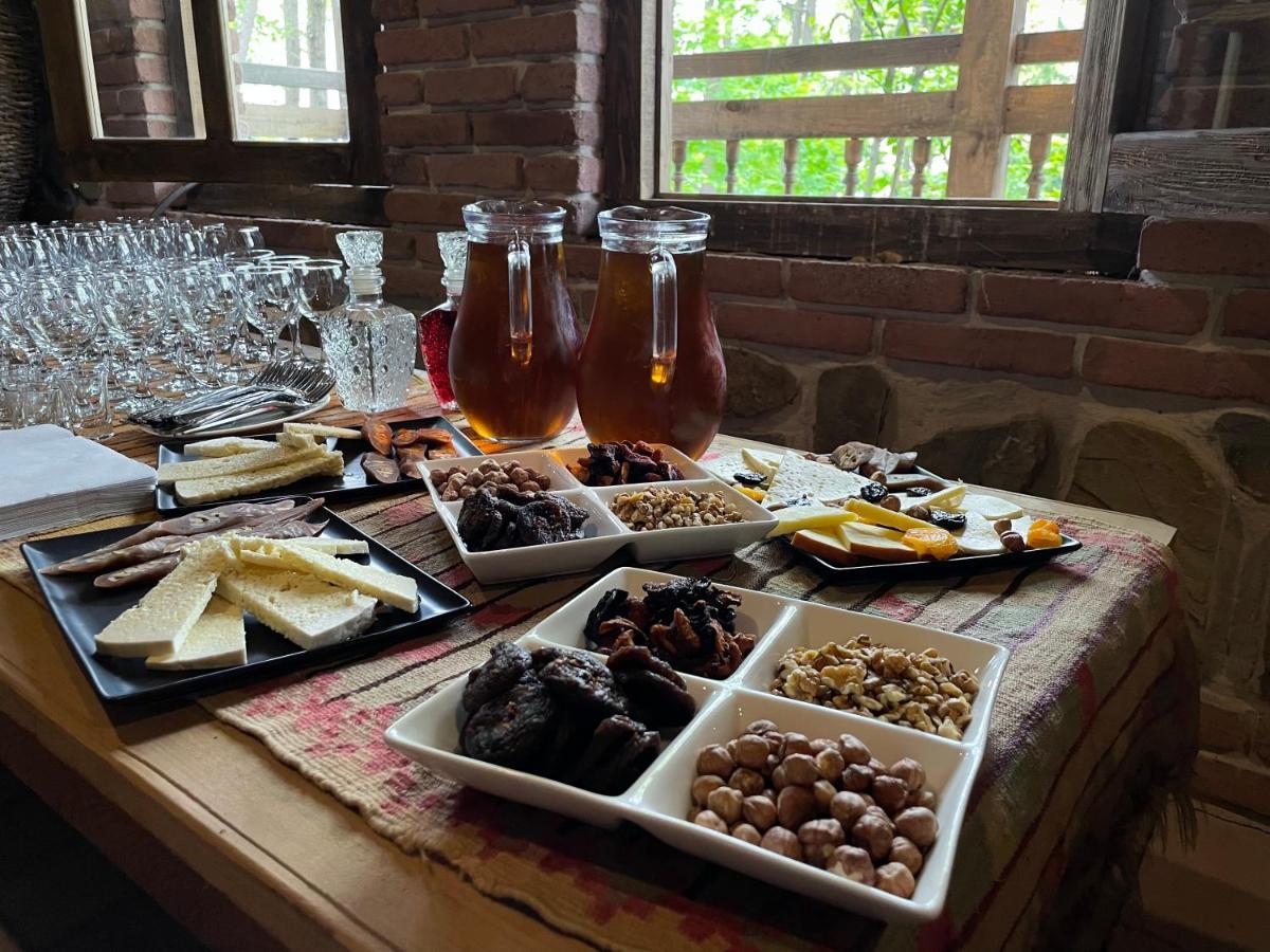 Chateau Orberi Hotel Iqaltʼo Kültér fotó