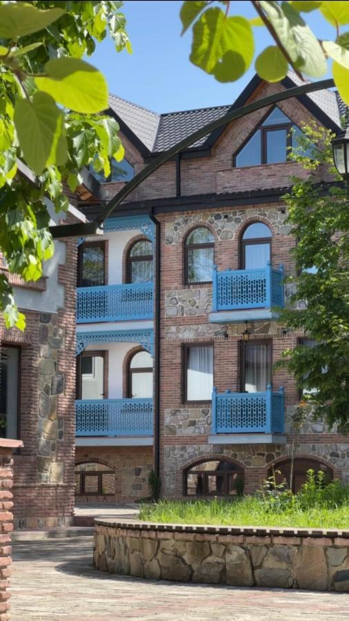 Chateau Orberi Hotel Iqaltʼo Kültér fotó